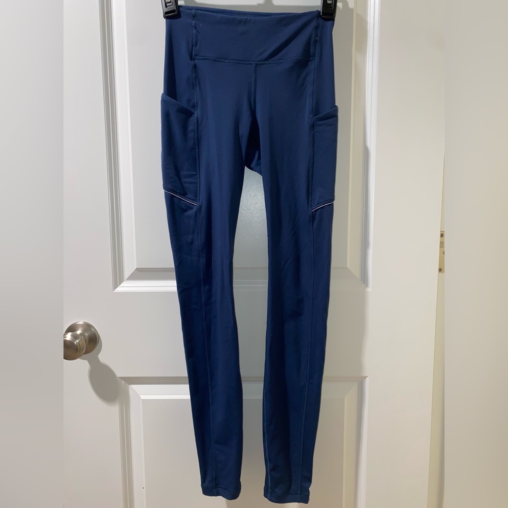LULULEMON Mid Rise Fleece Tight 25’’ Leggings, size 2